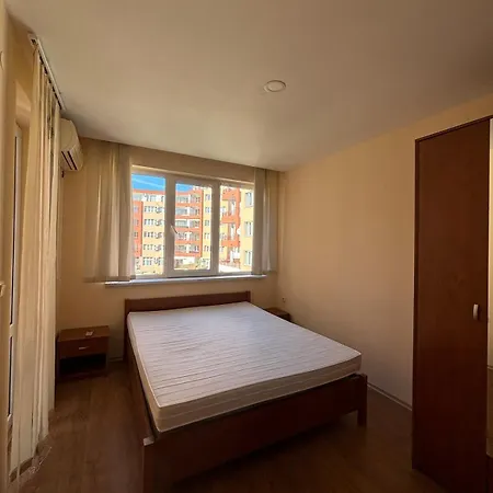 Privilege First Line Sea Elenite