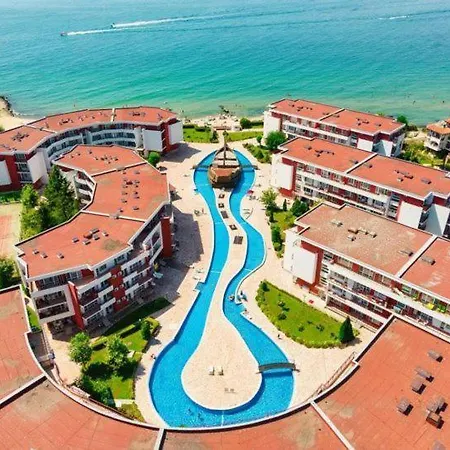 Privilege First Line Sea Apartment *