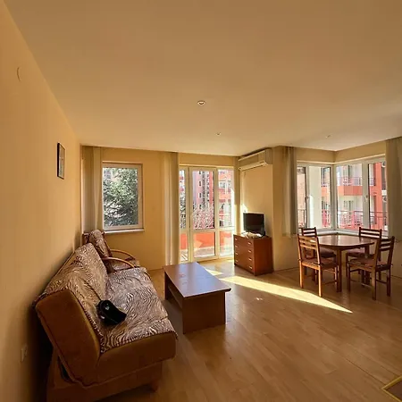 Privilege First Line Sea Apartment Elenite